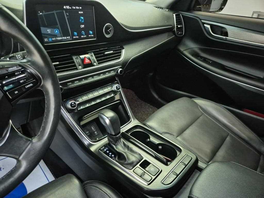 HYUNDAI Grandeur - Vista 10