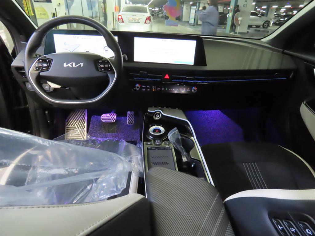 KIA EV6 2023 Negro - Importación desde Corea - HF Imports Iquique - Foto 10