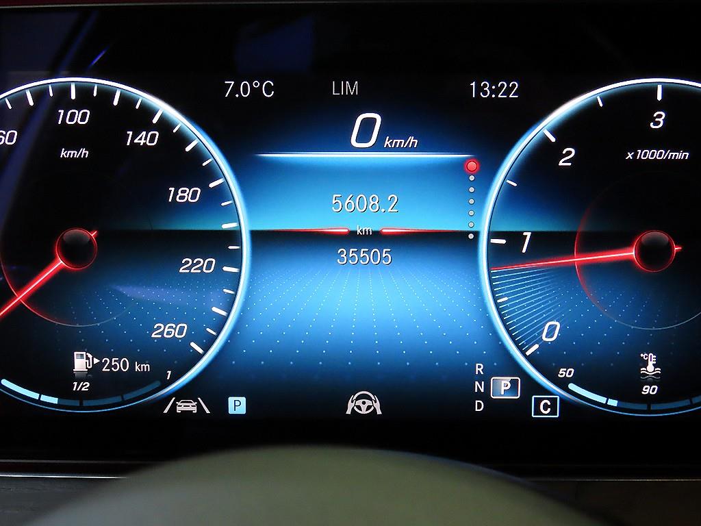 Mercedes Benz E class - Vista 9