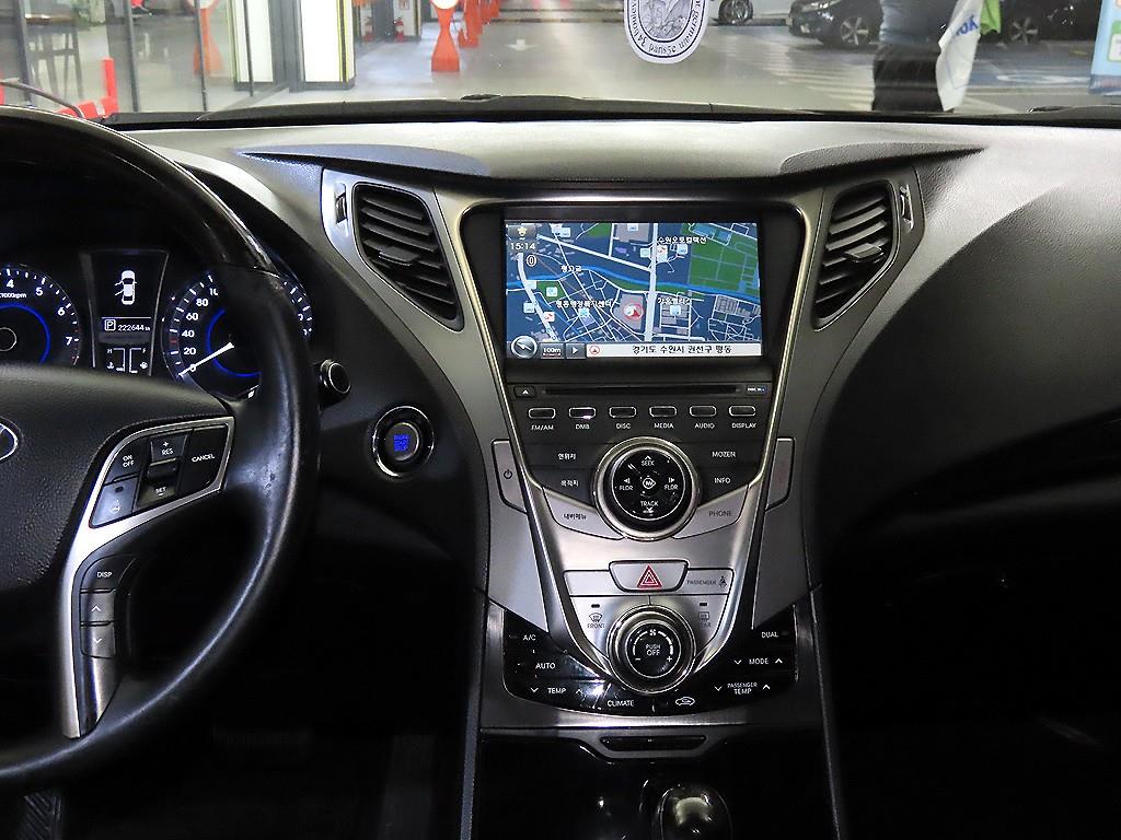 HYUNDAI Grandeur - Vista 11