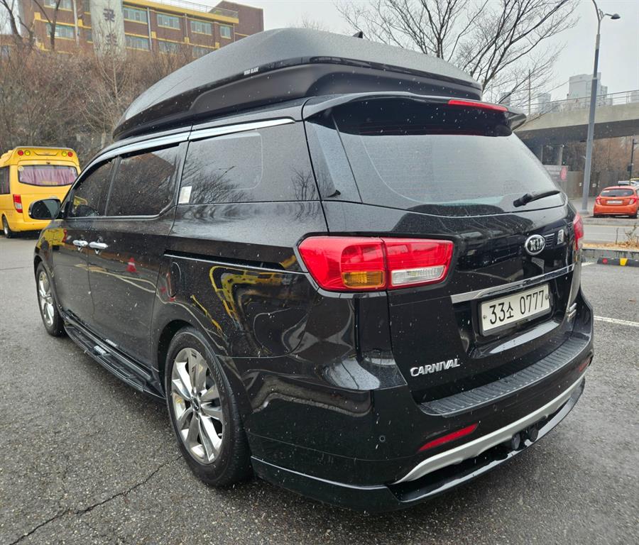 KIA Carnival - Vista 5