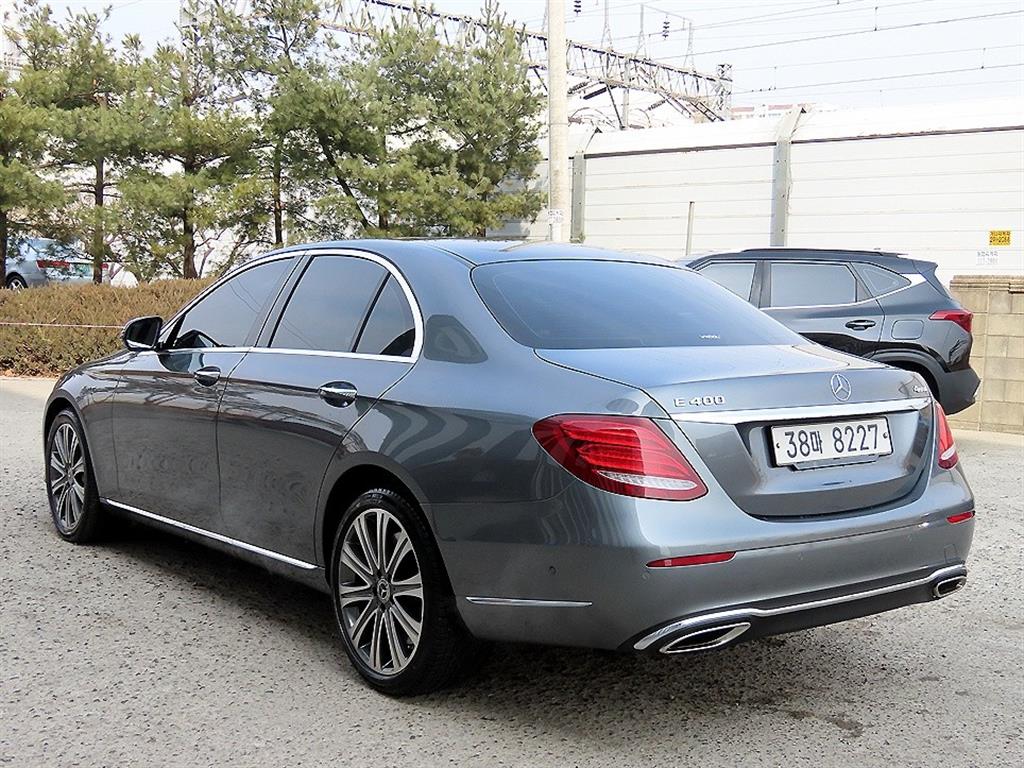 Mercedes Benz E class - Vista 3