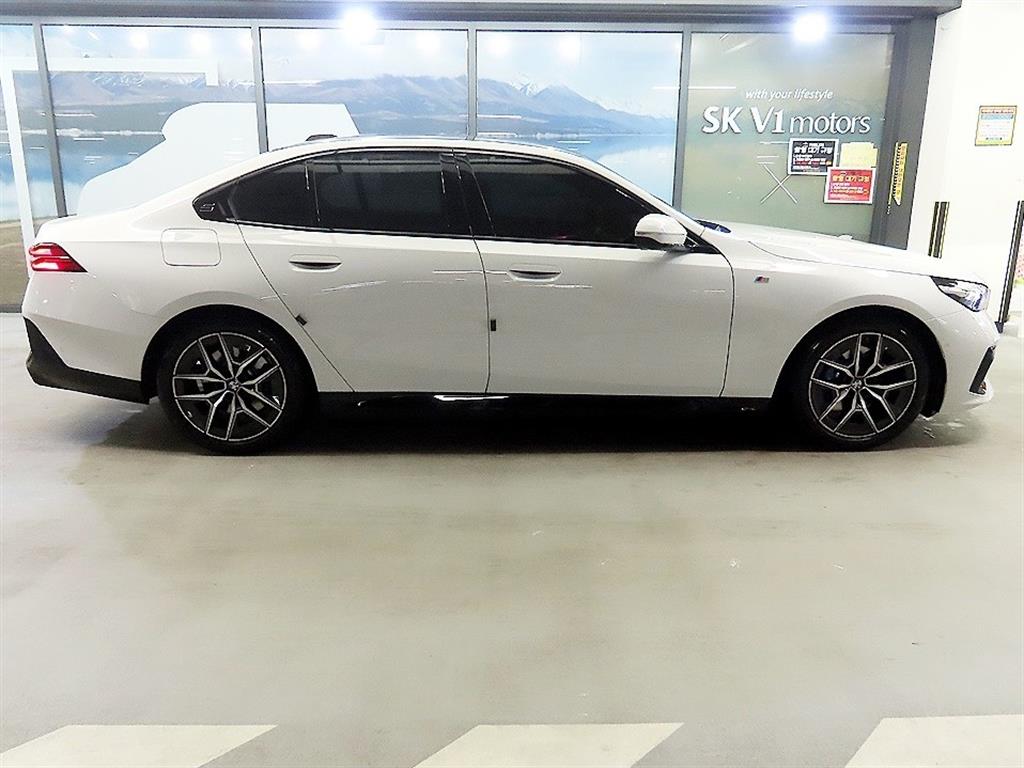 BMW 5 Series - Vista 3