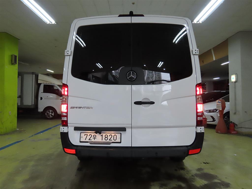 Mercedes Benz Sprinter - Vista 3