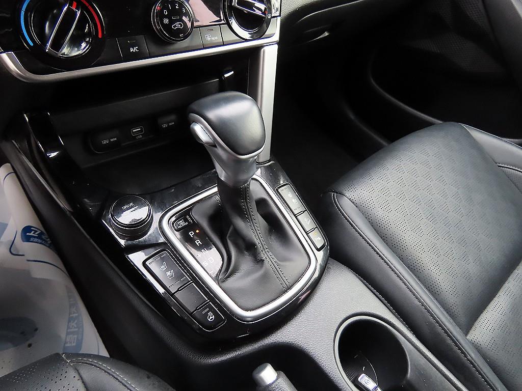 KIA Seltos - Vista 10