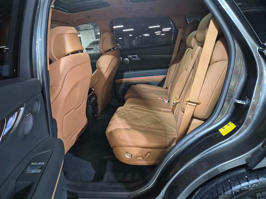 Genesis GV80 - Vista 7