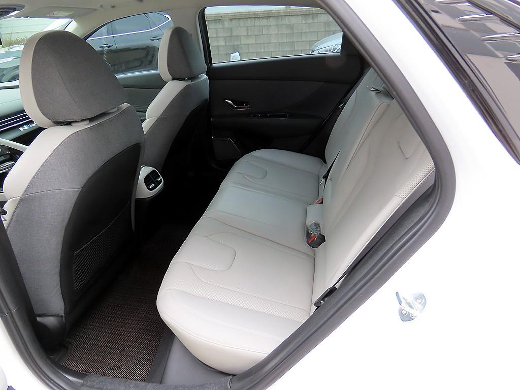 HYUNDAI Avante - Vista 6