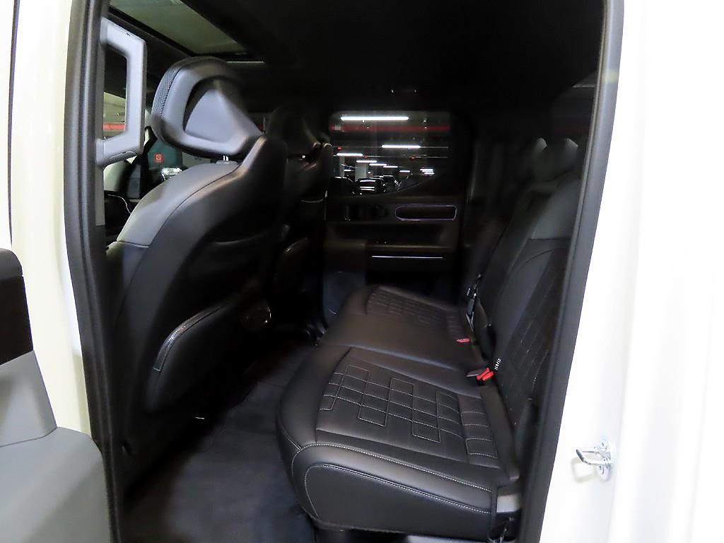 KIA Tasman - Vista 7