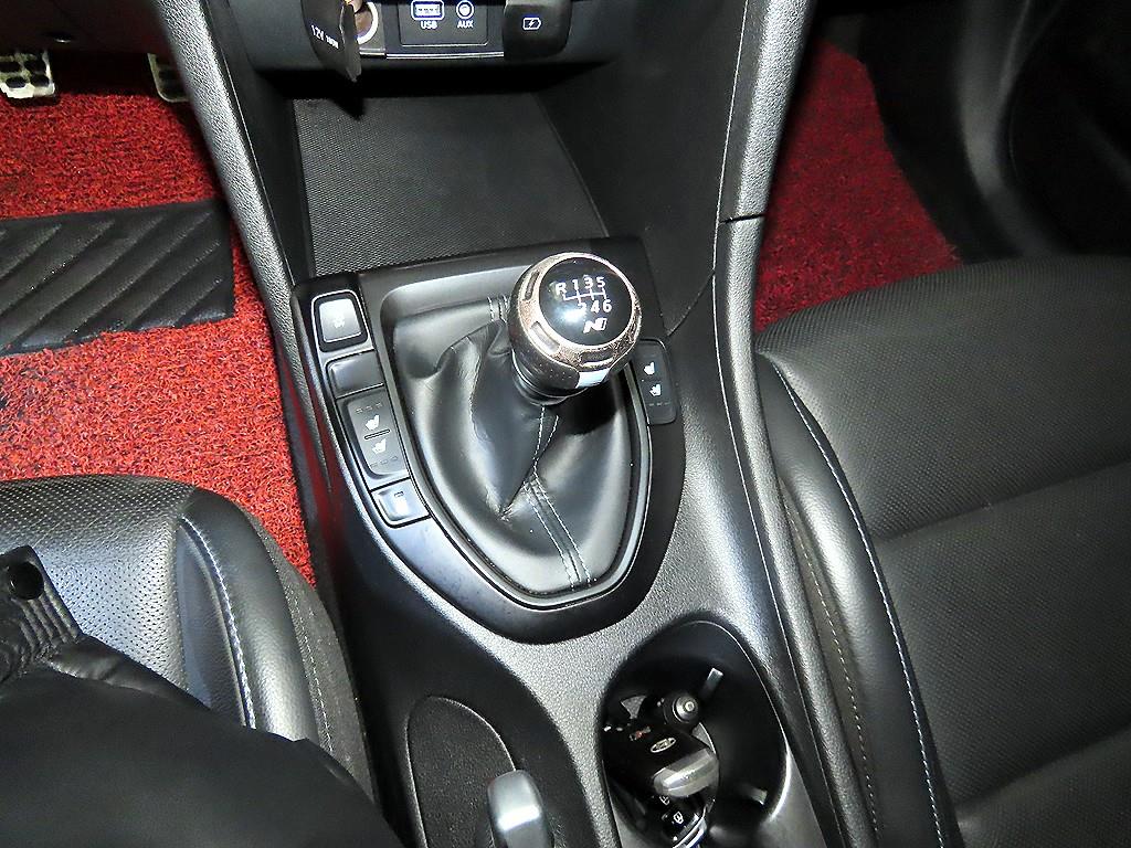 HYUNDAI Veloster - Vista 12