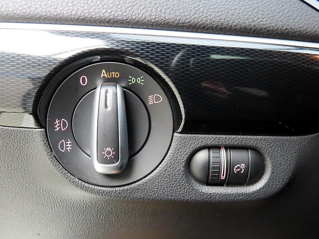 Volkswagen Jetta - Vista 12