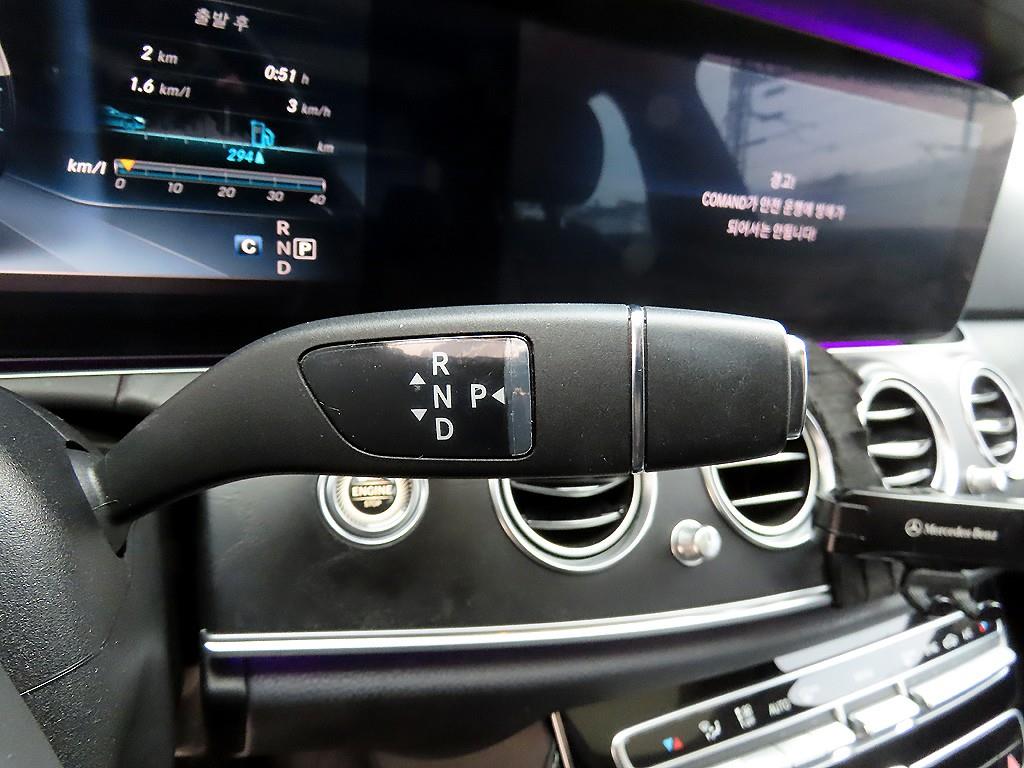 Mercedes Benz E class - Vista 10