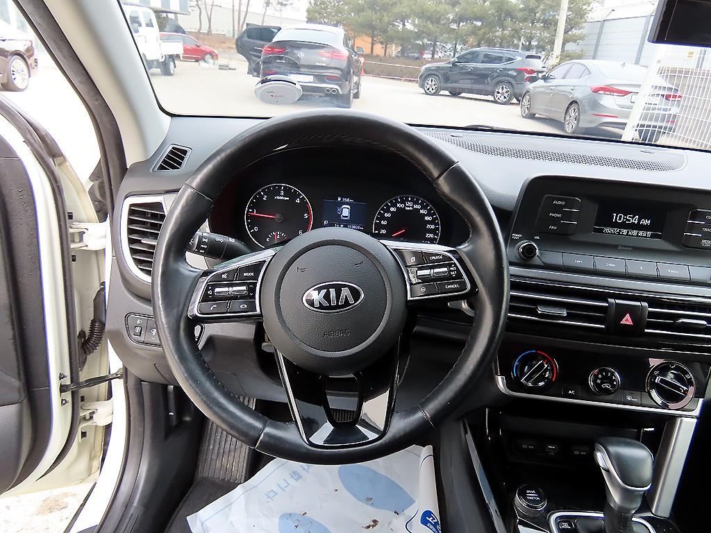 KIA Seltos - Vista 8