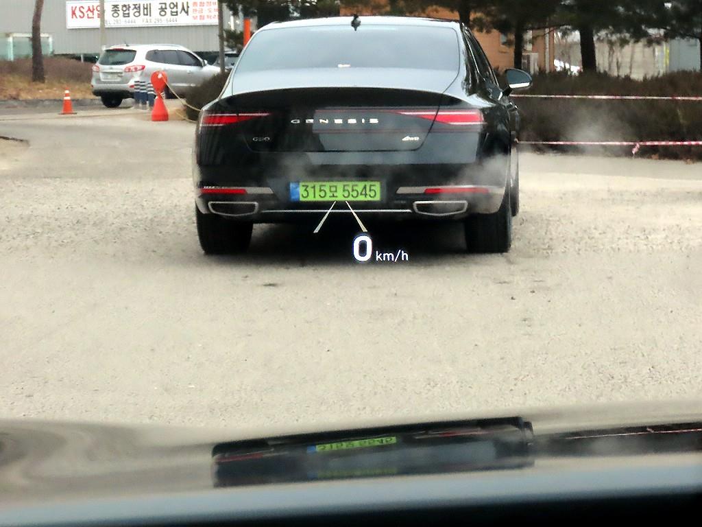 Genesis G80 - Vista 10