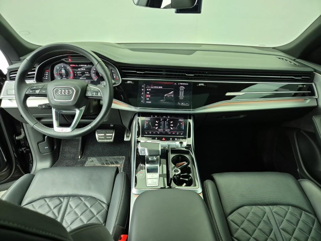 Audi Q8 - Vista 5