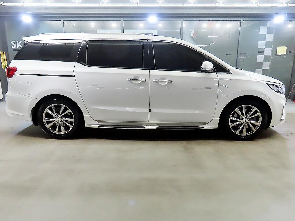 KIA Carnival - Vista 3