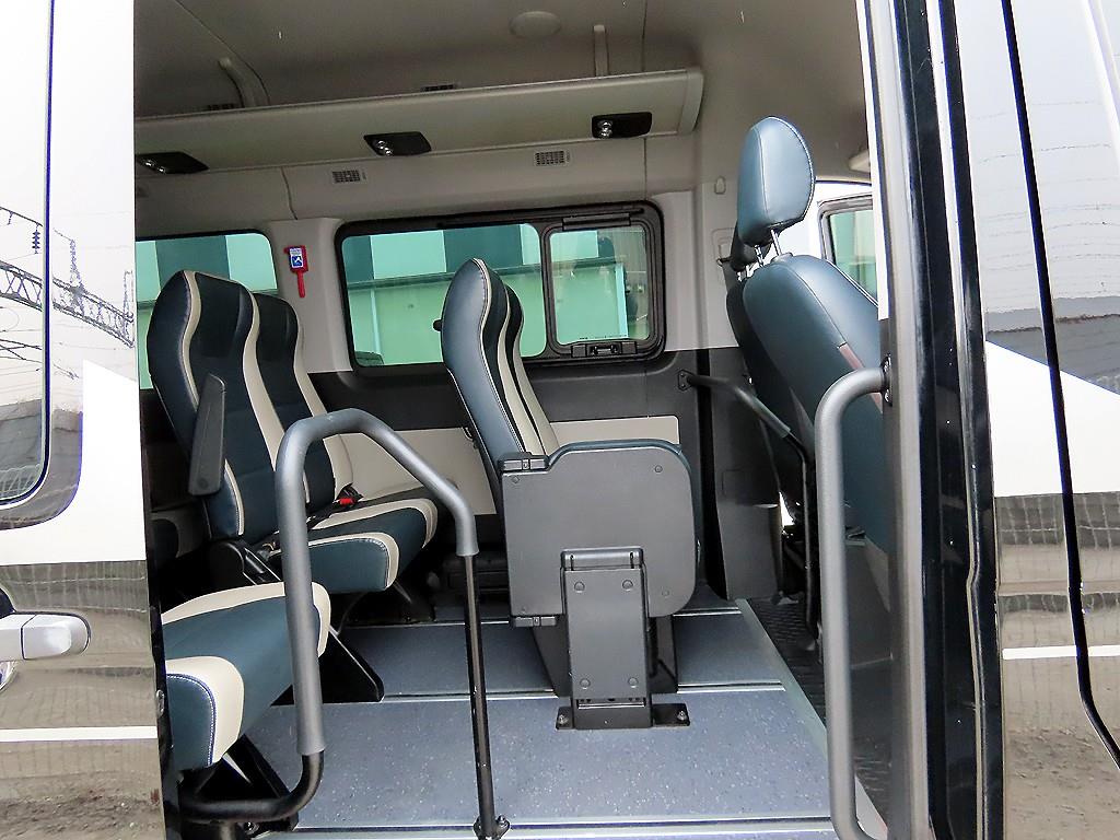 HYUNDAI Solati - Vista 6