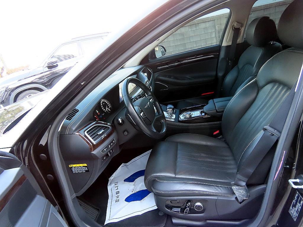 Genesis G90 - Vista 5