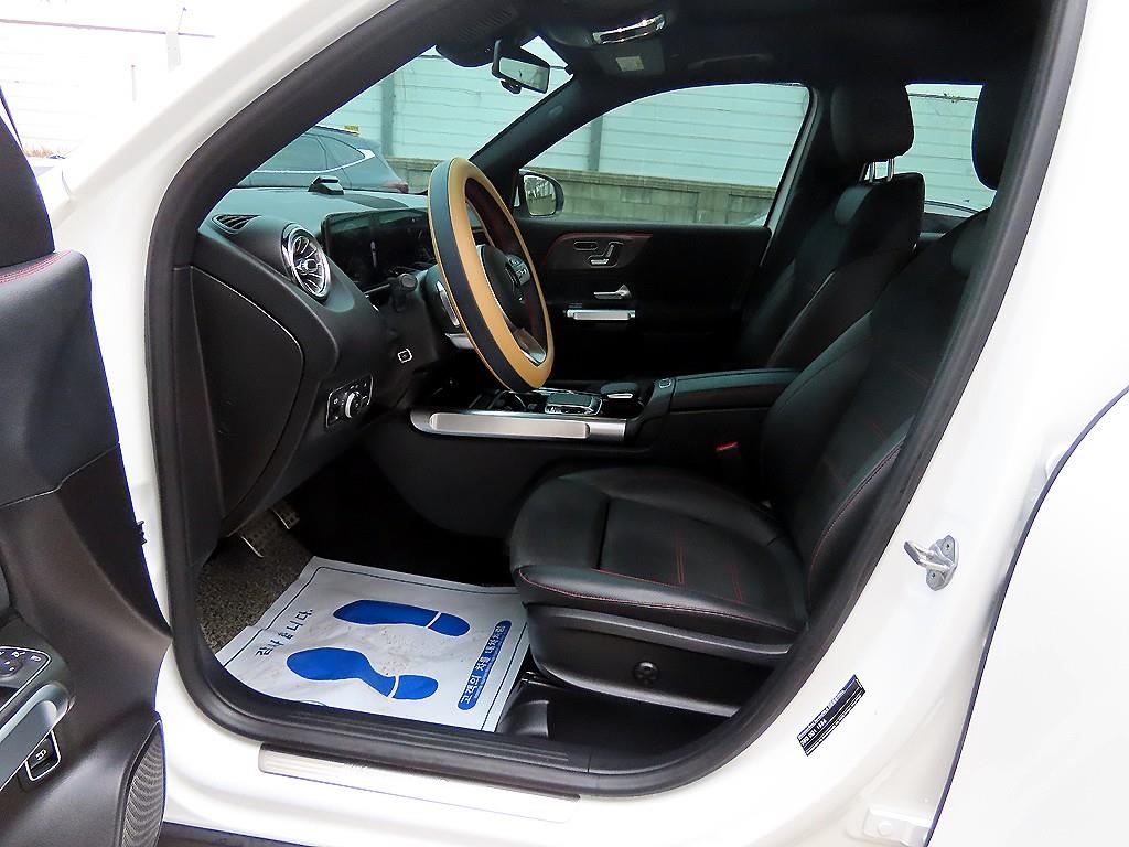 Mercedes Benz GLB Class - Vista 5