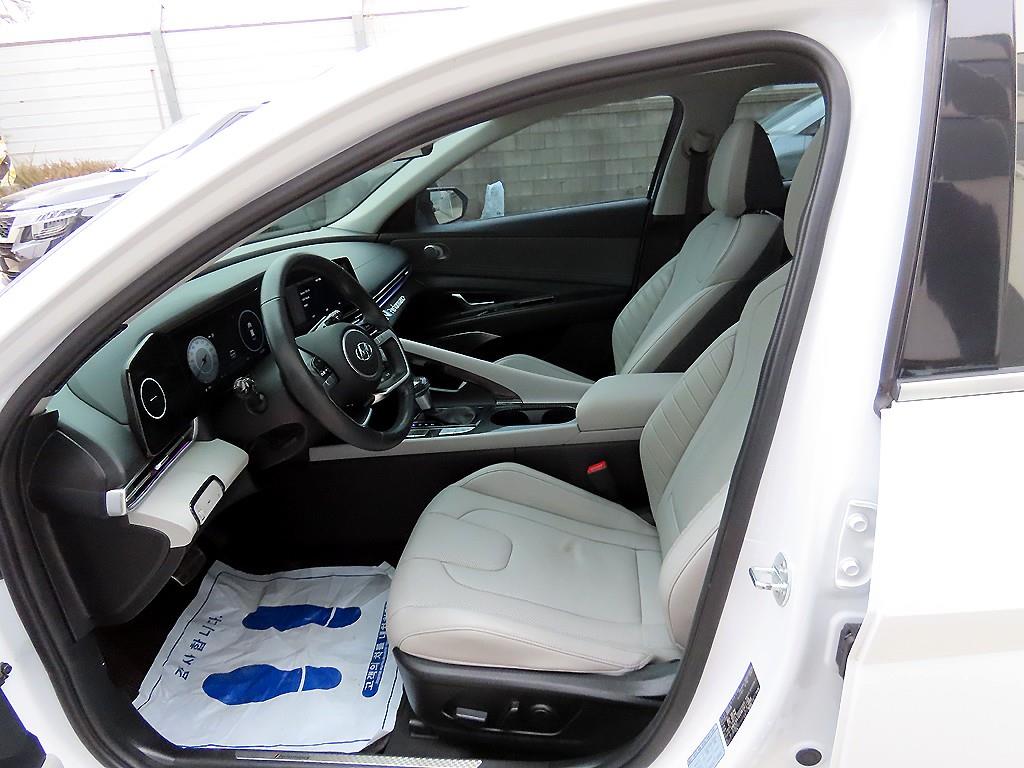 HYUNDAI Avante - Vista 5