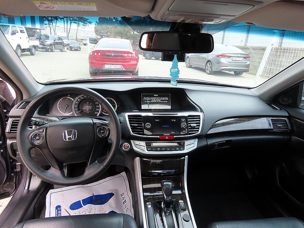 Honda Accord - Vista 7