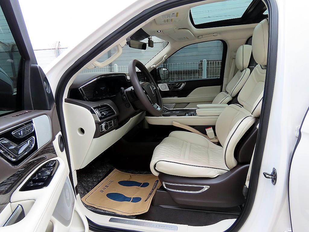 Lincoln Navigator - Vista 5