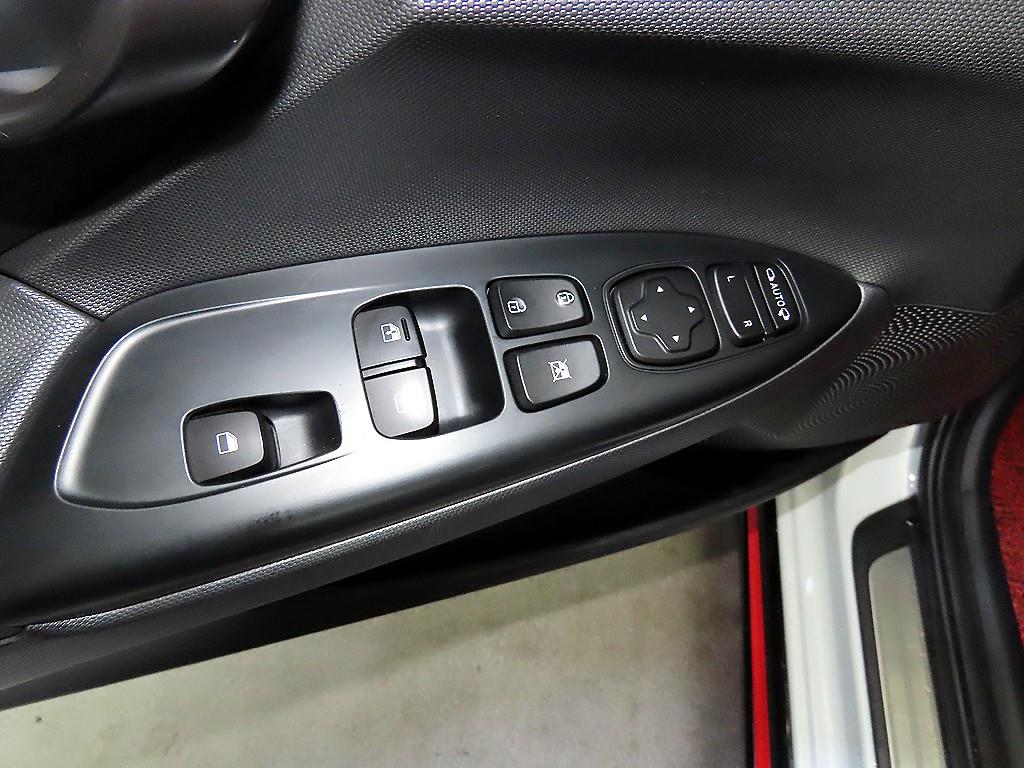 HYUNDAI Veloster 2019 Blanco - Importación desde Corea - HF Imports Iquique - Foto 13