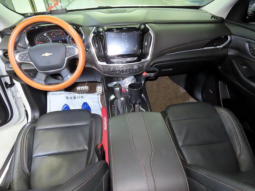 Chevrolet Travers - Vista 10