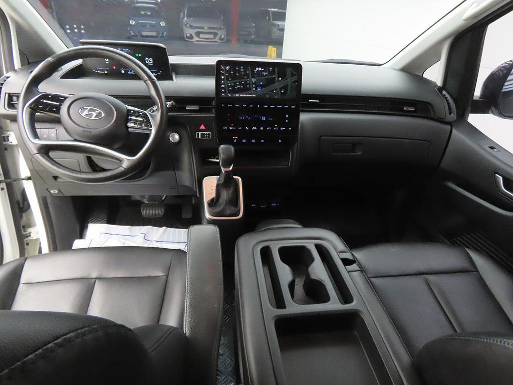 HYUNDAI Staria - Vista 8