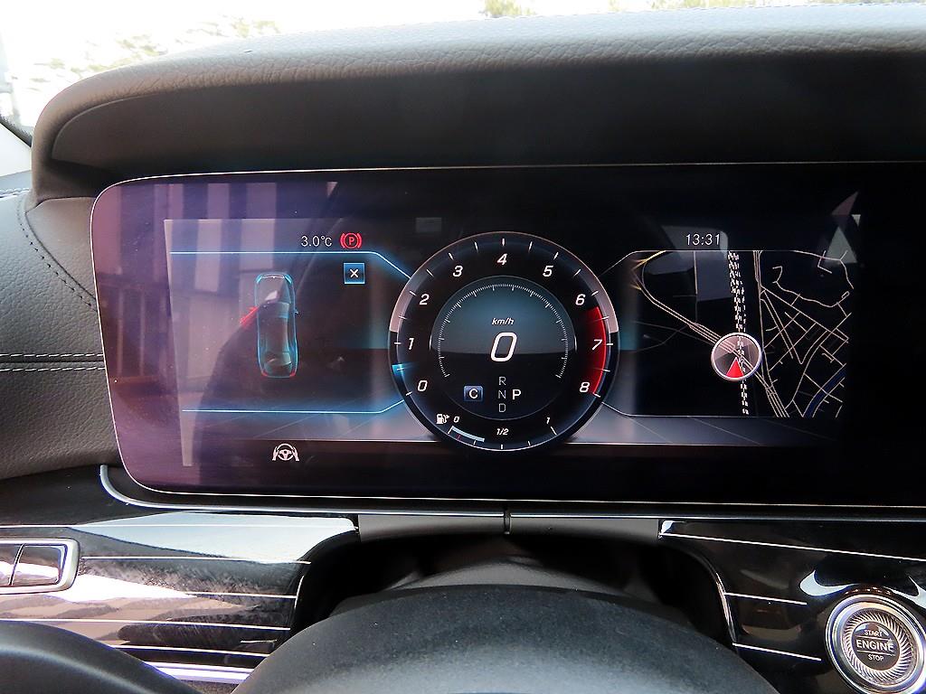 Mercedes Benz E class - Vista 9