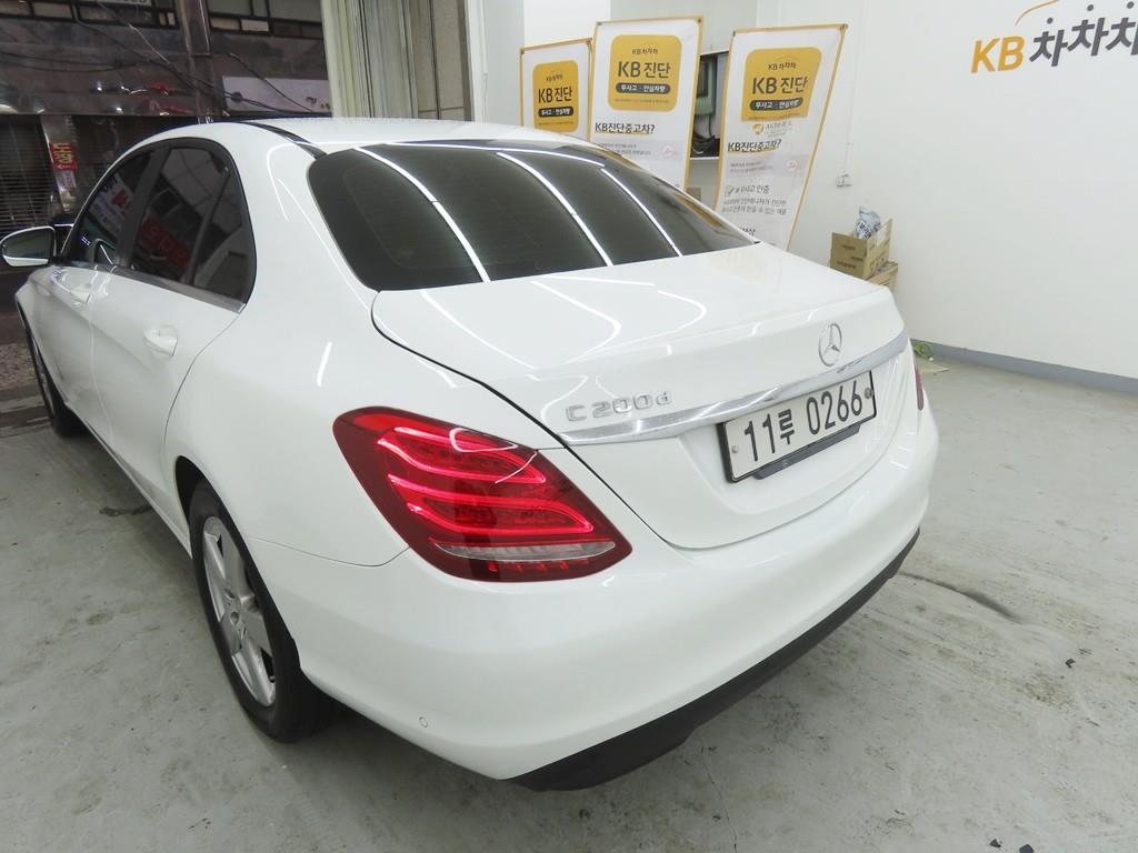 Mercedes Benz C Class - Vista 4