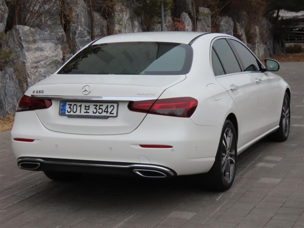 Mercedes Benz E class - Vista 5