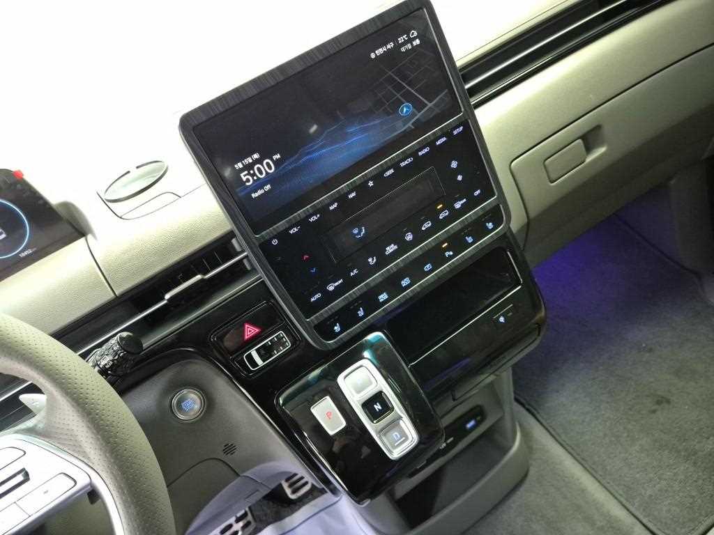 HYUNDAI Staria - Vista 10