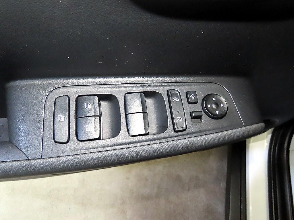 HYUNDAI Casper - Vista 12