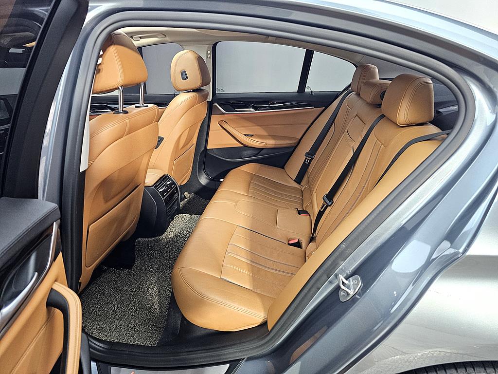 BMW 5 Series - Vista 9