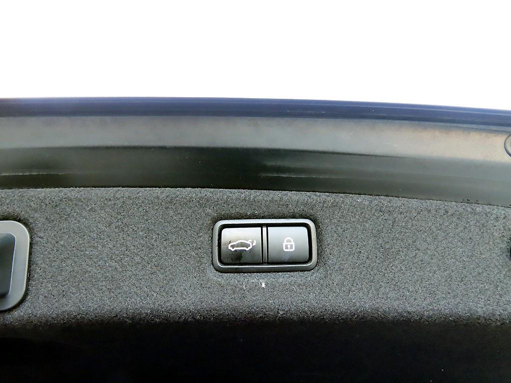 Genesis G90 2019 Negro - Importación desde Corea - HF Imports Iquique - Foto 18