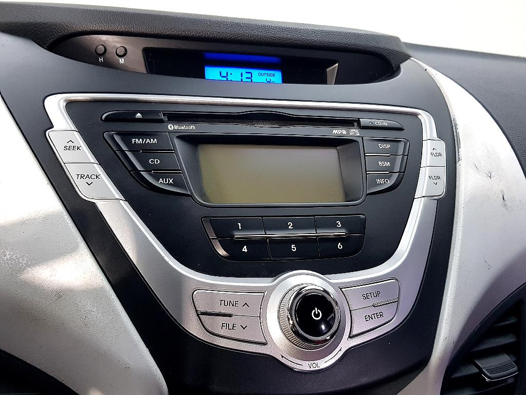 HYUNDAI Avante - Vista 12