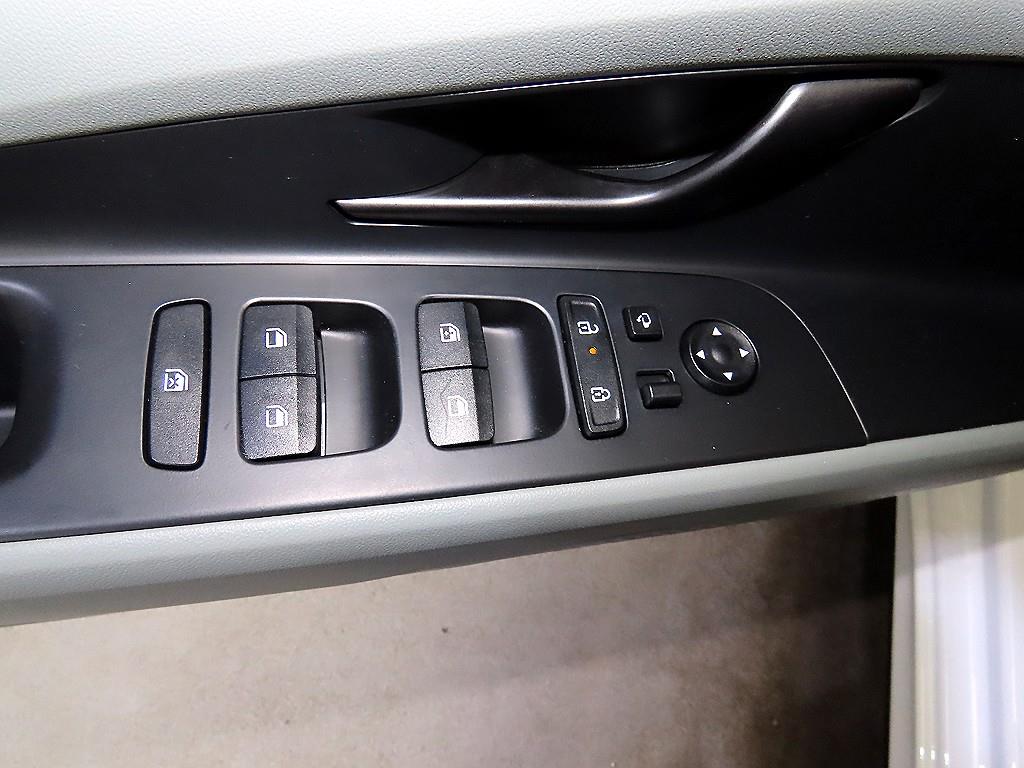 HYUNDAI Avante 2025 Blanco - Importación desde Corea - HF Imports Iquique - Foto 13