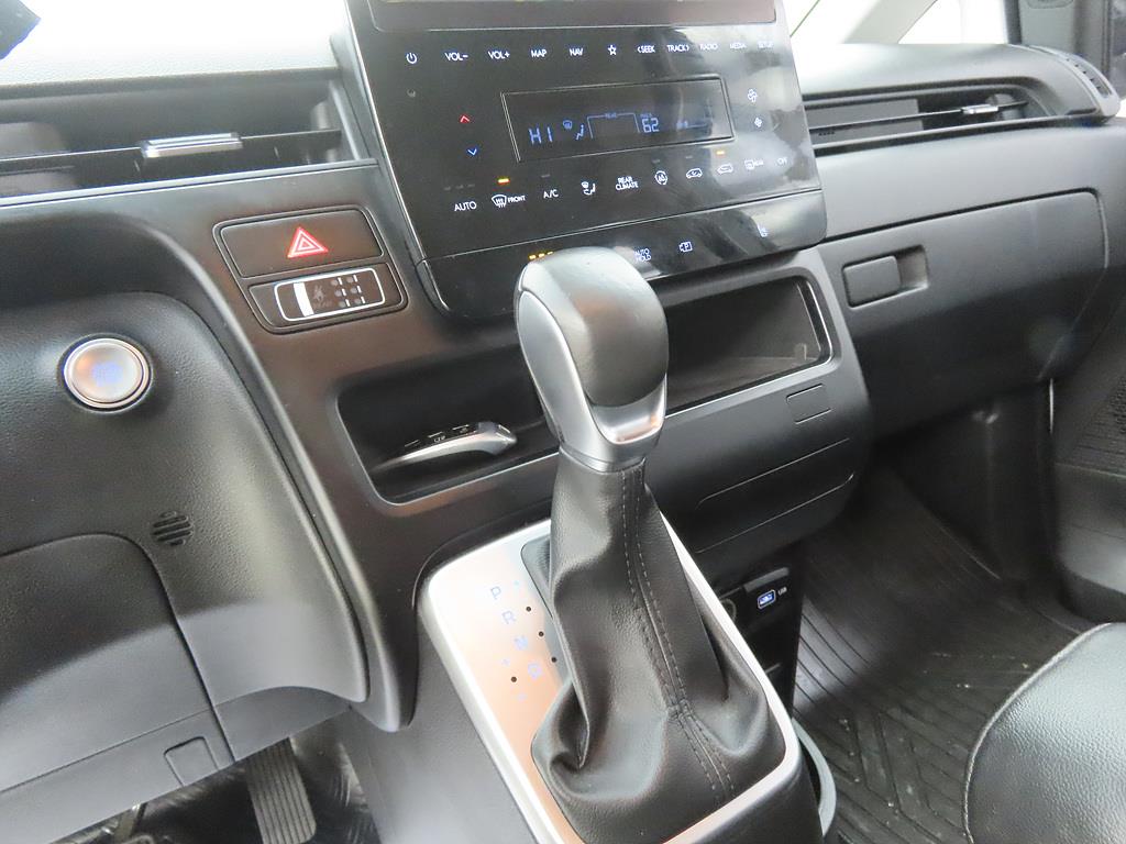 HYUNDAI Staria - Vista 12