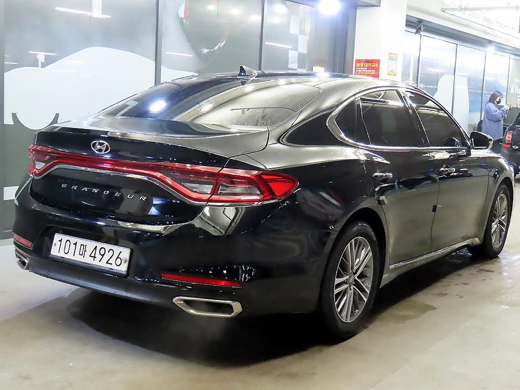 HYUNDAI Grandeur - Vista 4