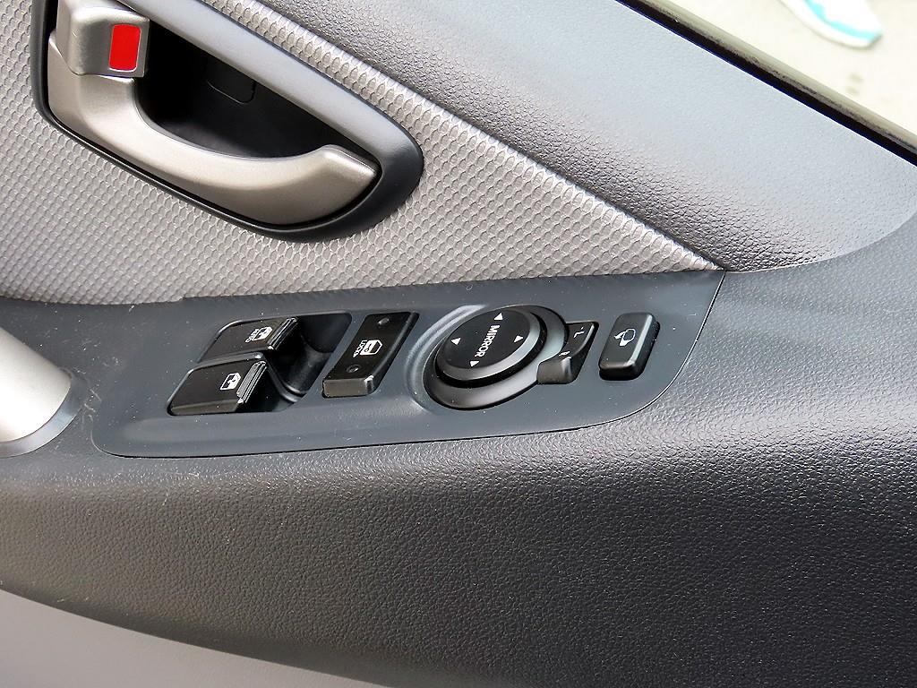 HYUNDAI Starex - Vista 12
