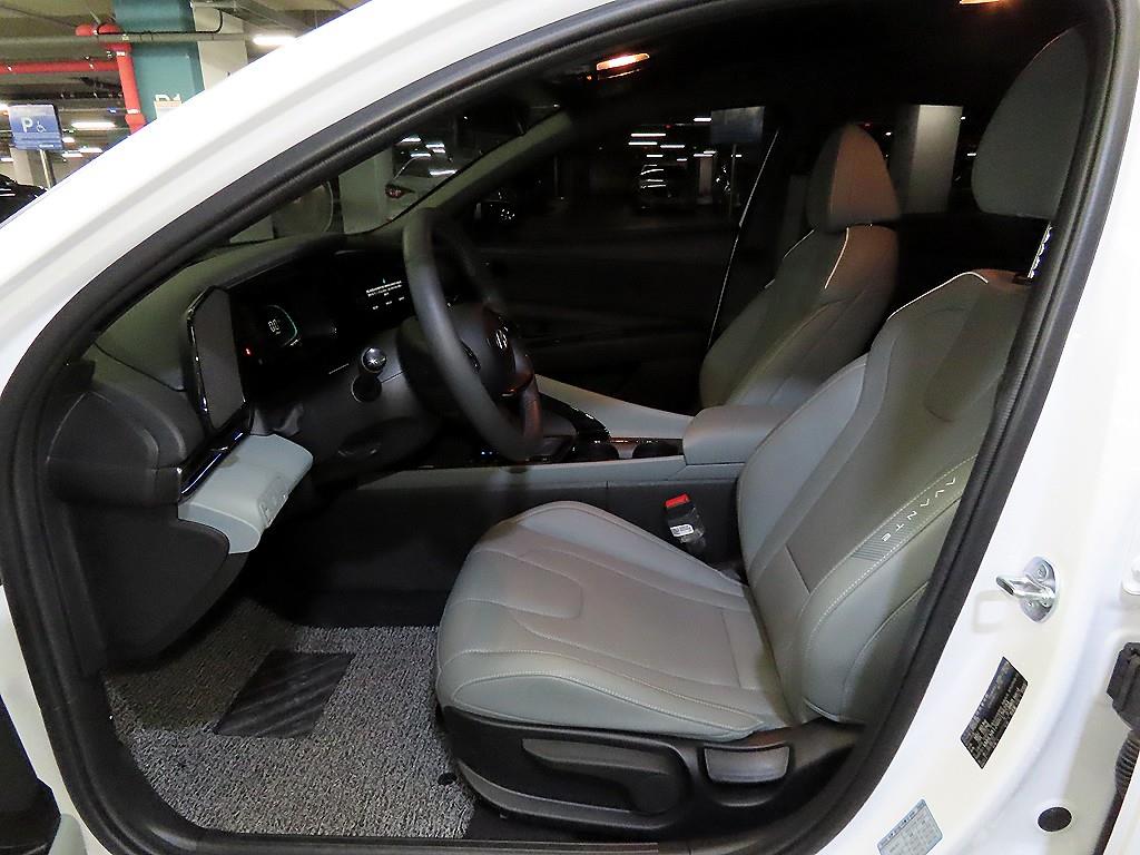 HYUNDAI Avante - Vista 6