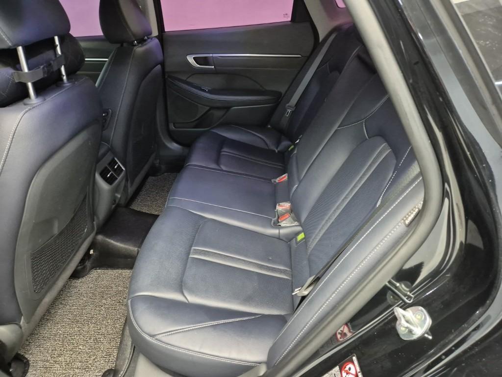 HYUNDAI Sonata - Vista 12