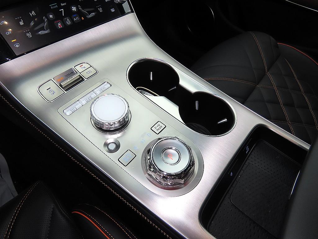 Genesis GV70 - Vista 11