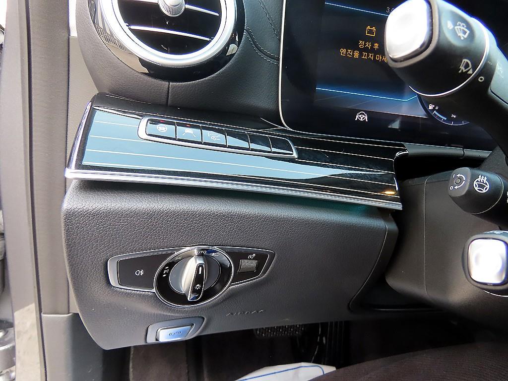 Mercedes Benz E class - Vista 12