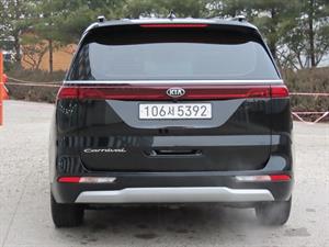 KIA Carnival - Vista 8