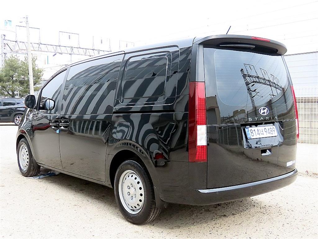 HYUNDAI Staria - Vista 3
