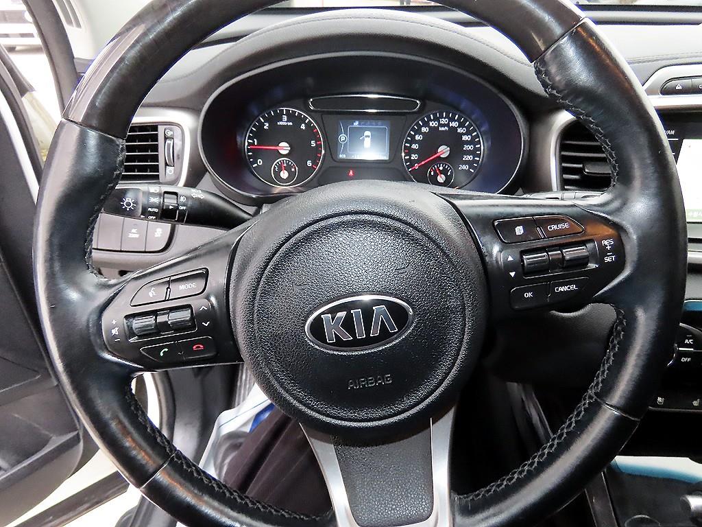 KIA Sorento - Vista 8