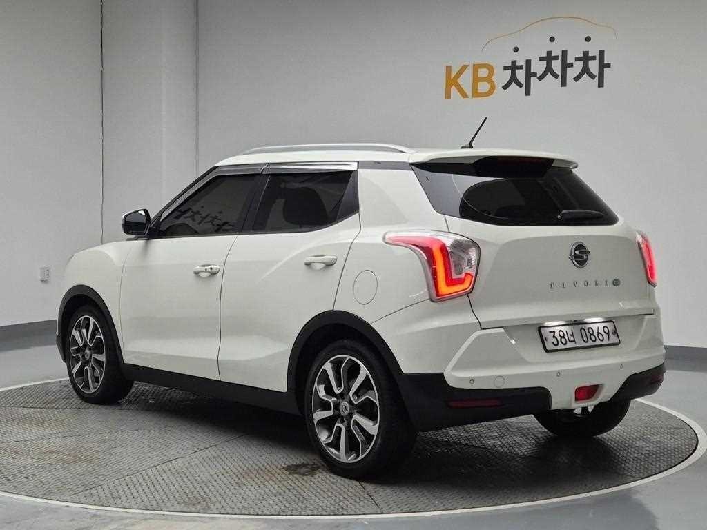 Ssangyong Tivoli - Vista 2