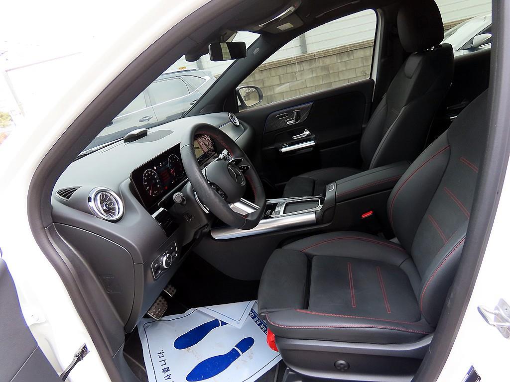 Mercedes Benz GLA Class - Vista 5