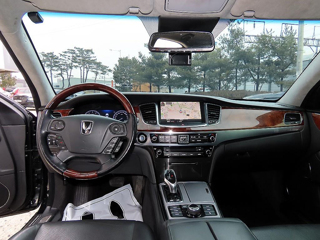 HYUNDAI Equus - Vista 7